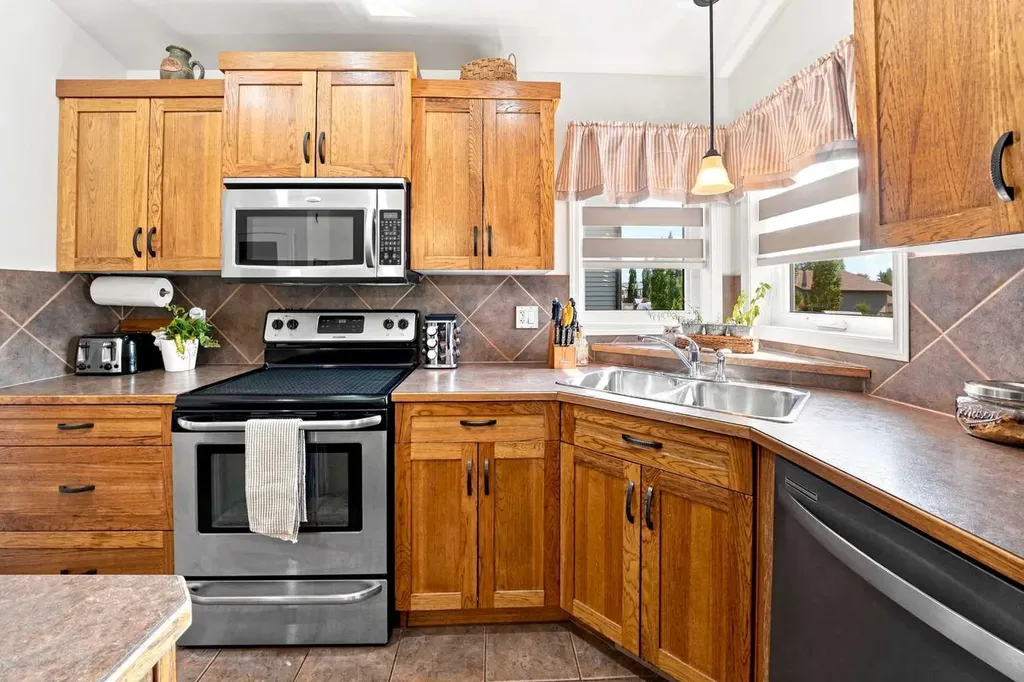 10 Sparrow Close Blackfalds AB T4M0K6