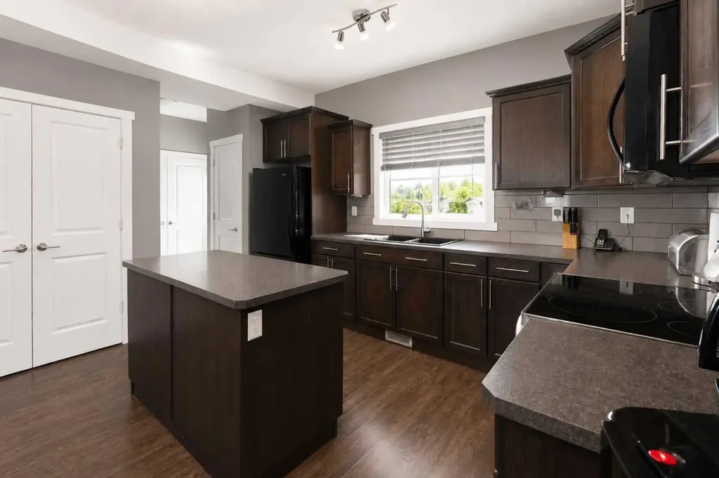 18 Hanson Green Penhold AB T0M 1R0