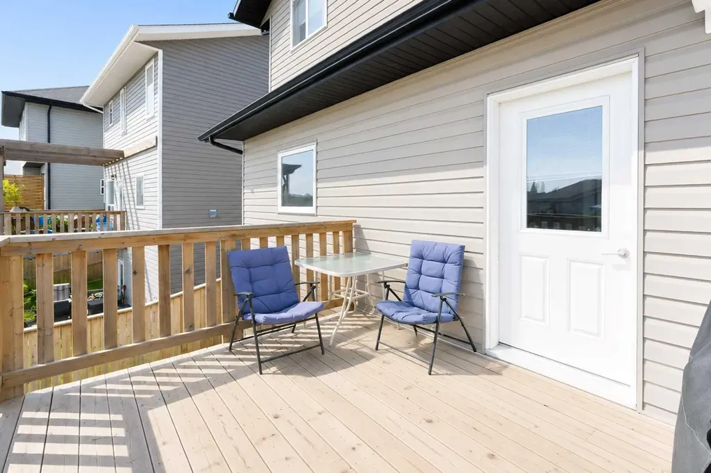 18 Hanson Green Penhold AB T0M 1R0