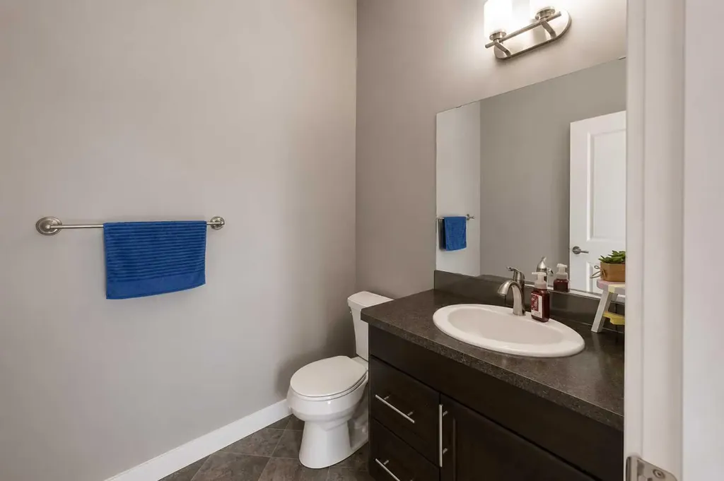 18 Hanson Green Penhold AB T0M 1R0