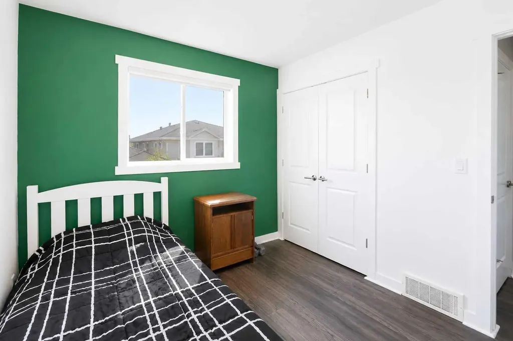 18 Hanson Green Penhold AB T0M 1R0