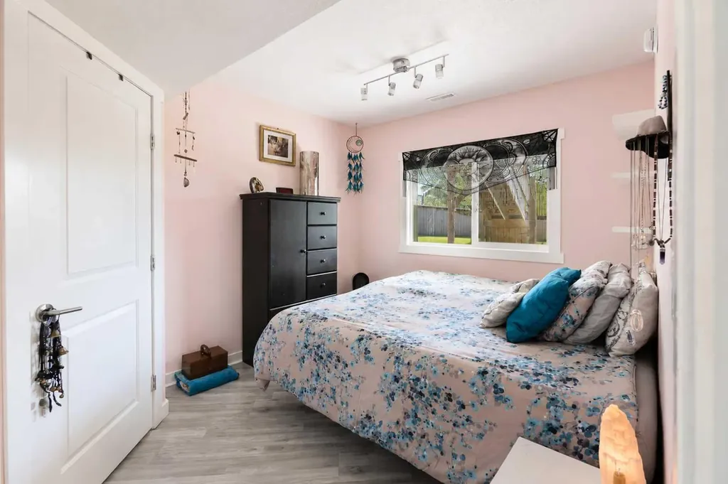 18 Hanson Green Penhold AB T0M 1R0