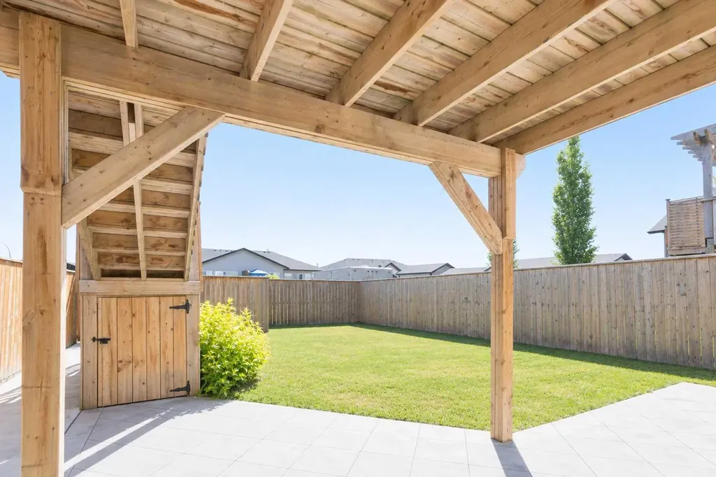 18 Hanson Green Penhold AB T0M 1R0