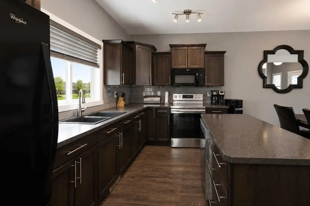 18 Hanson Green Penhold AB T0M 1R0