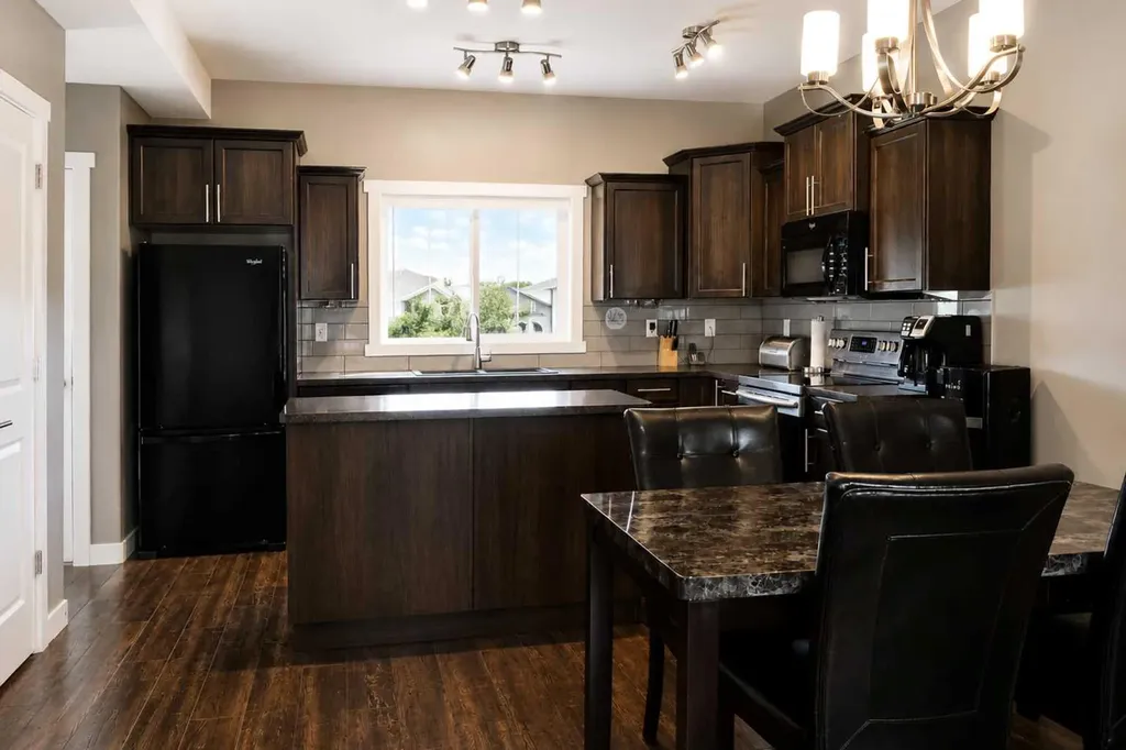 18 Hanson Green Penhold AB T0M 1R0