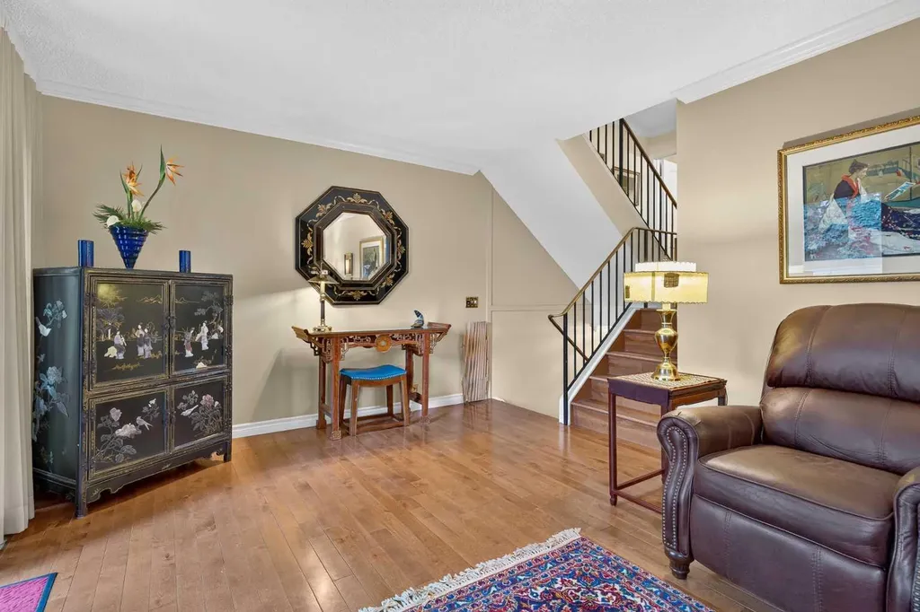 140 Point Drive NW Calgary AB T3B 4W3