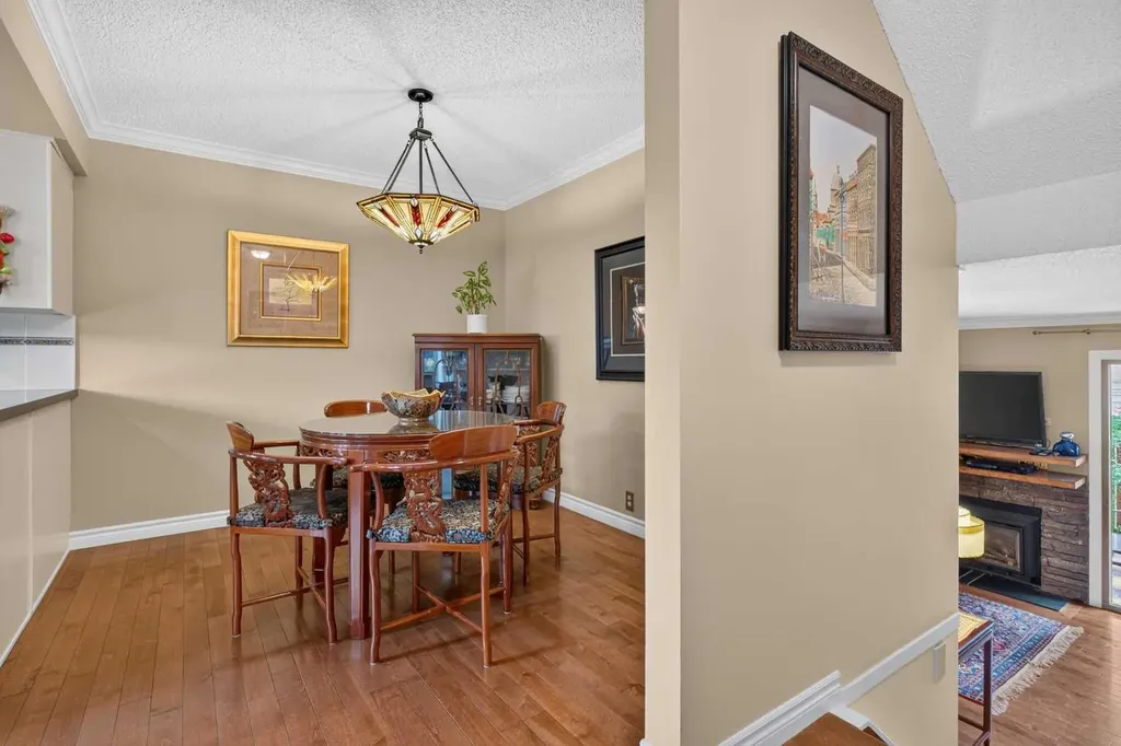 140 Point Drive NW Calgary AB T3B 4W3