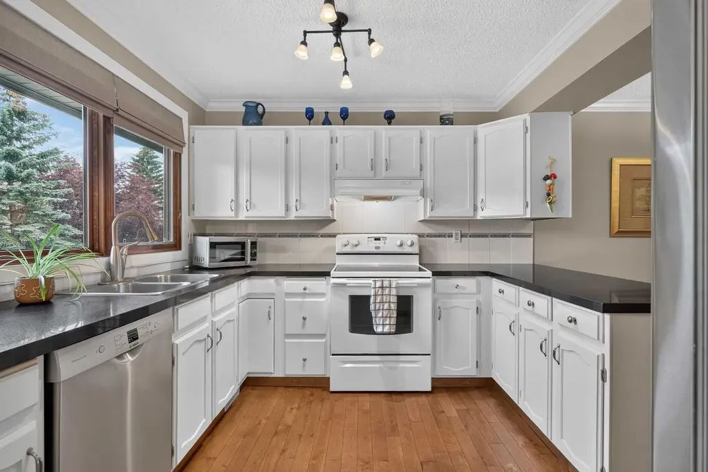 140 Point Drive NW Calgary AB T3B 4W3
