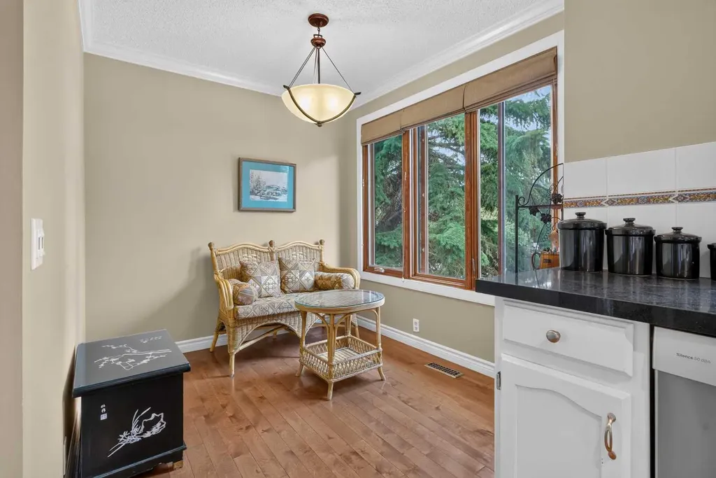 140 Point Drive NW Calgary AB T3B 4W3