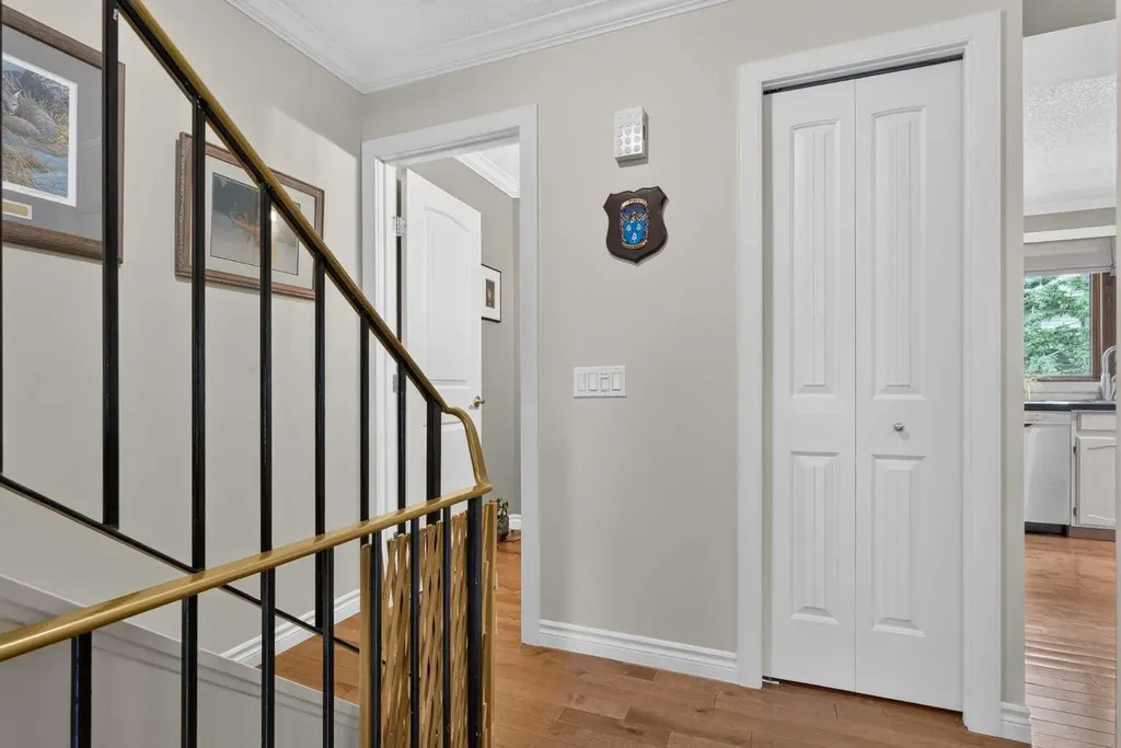140 Point Drive NW Calgary AB T3B 4W3