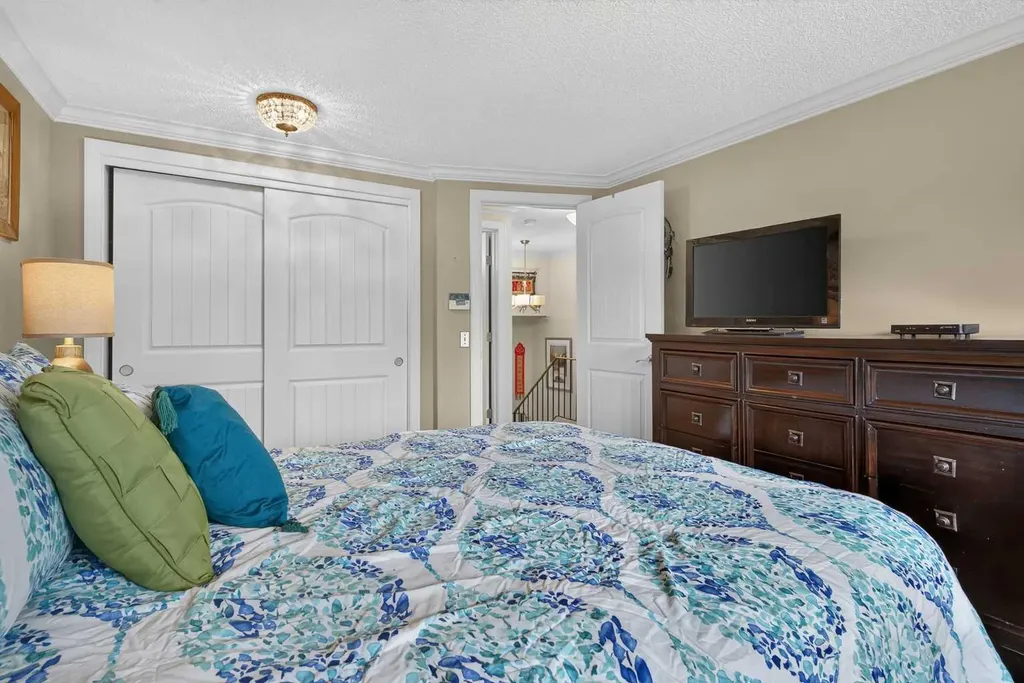 140 Point Drive NW Calgary AB T3B 4W3