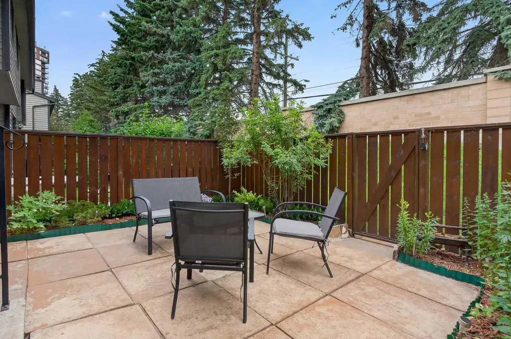 140 Point Drive NW Calgary AB T3B 4W3