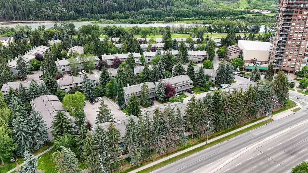 140 Point Drive NW Calgary AB T3B 4W3