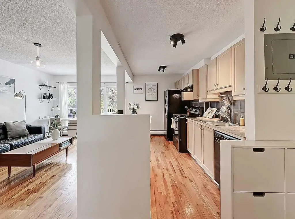 112 23 Avenue SW Calgary AB T2S 0J1