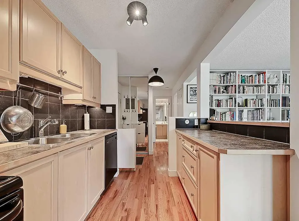 112 23 Avenue SW Calgary AB T2S 0J1