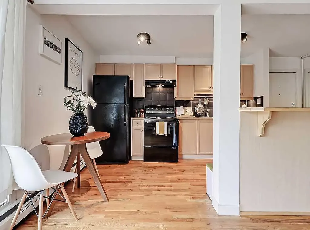 112 23 Avenue SW Calgary AB T2S 0J1
