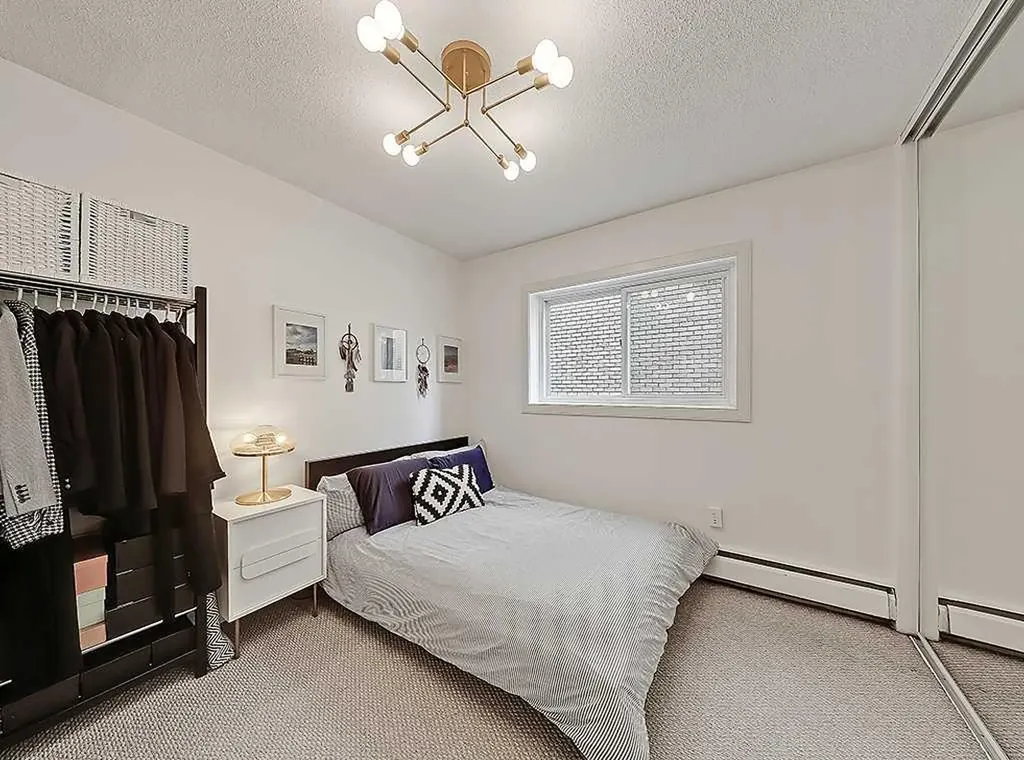 112 23 Avenue SW Calgary AB T2S 0J1