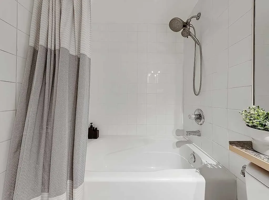 112 23 Avenue SW Calgary AB T2S 0J1