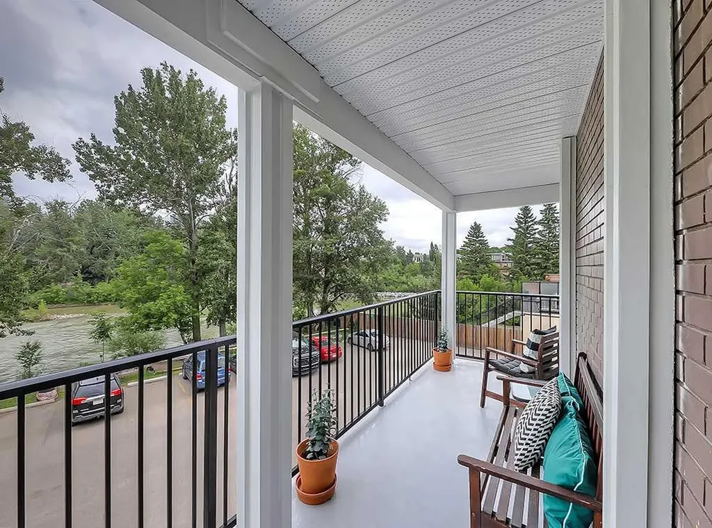 112 23 Avenue SW Calgary AB T2S 0J1