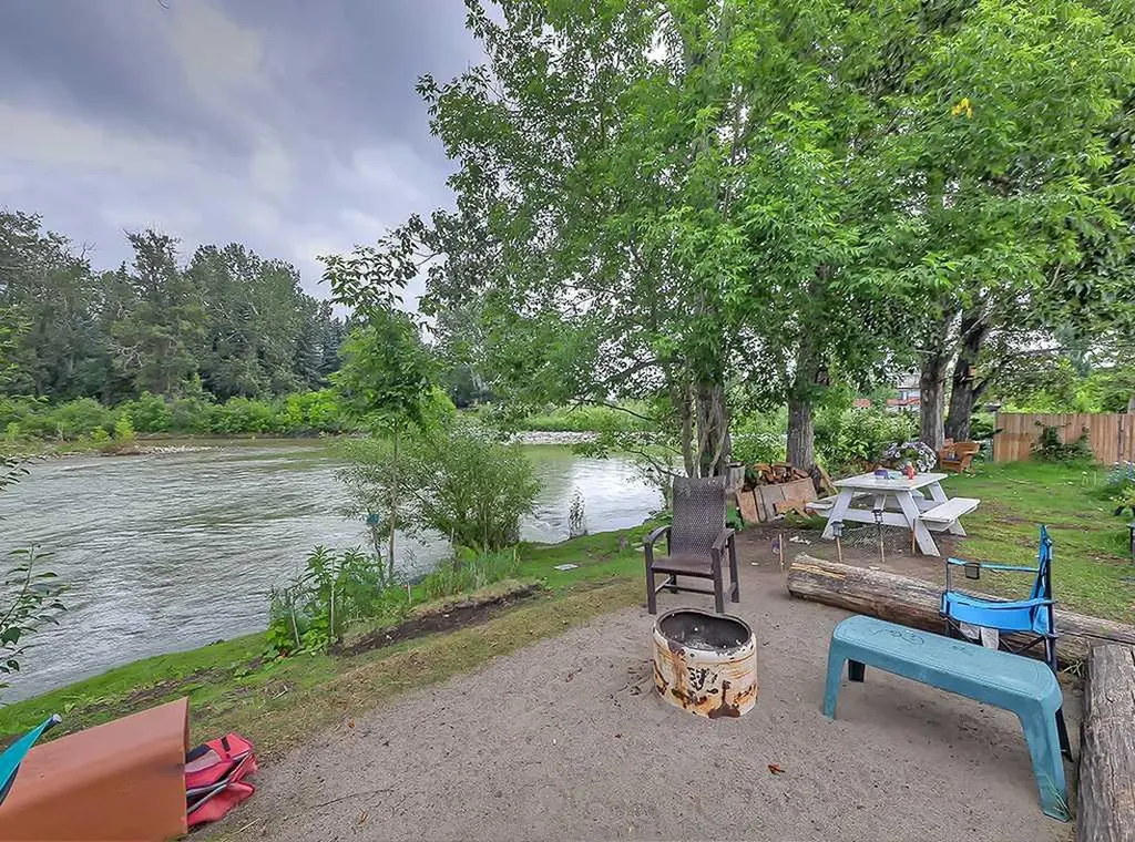 112 23 Avenue SW Calgary AB T2S 0J1