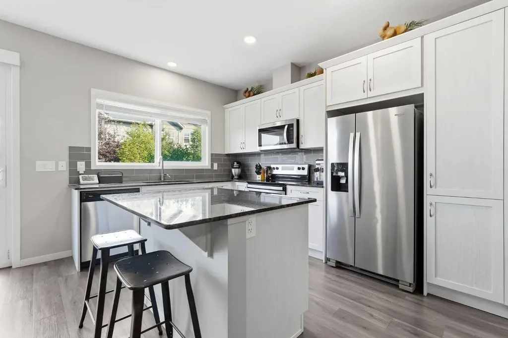 15 Cranbrook Terrace SE Calgary AB T3M 2X6