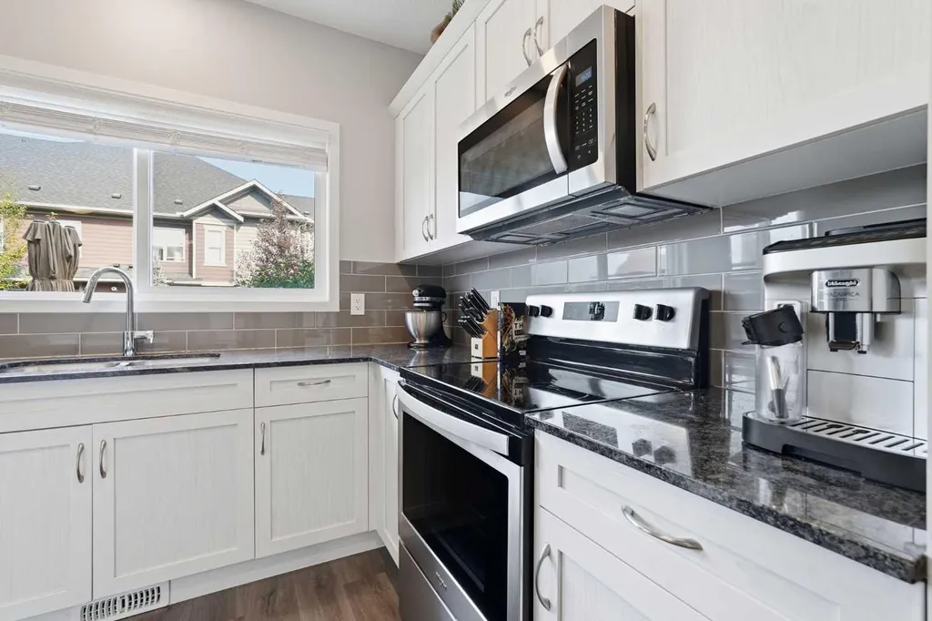 15 Cranbrook Terrace SE Calgary AB T3M 2X6