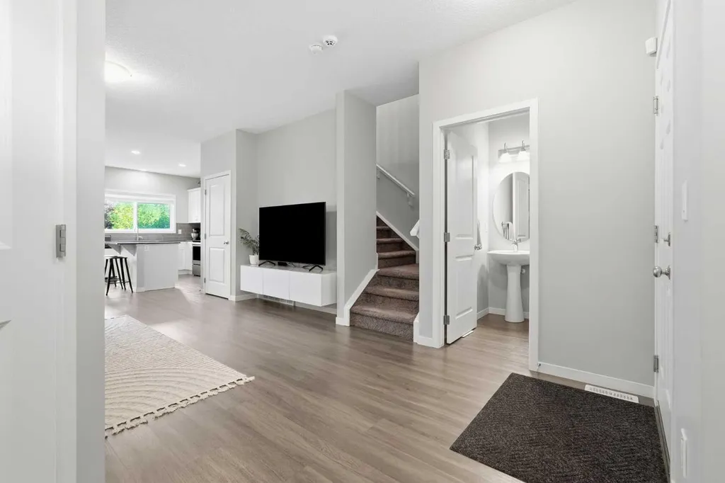 15 Cranbrook Terrace SE Calgary AB T3M 2X6