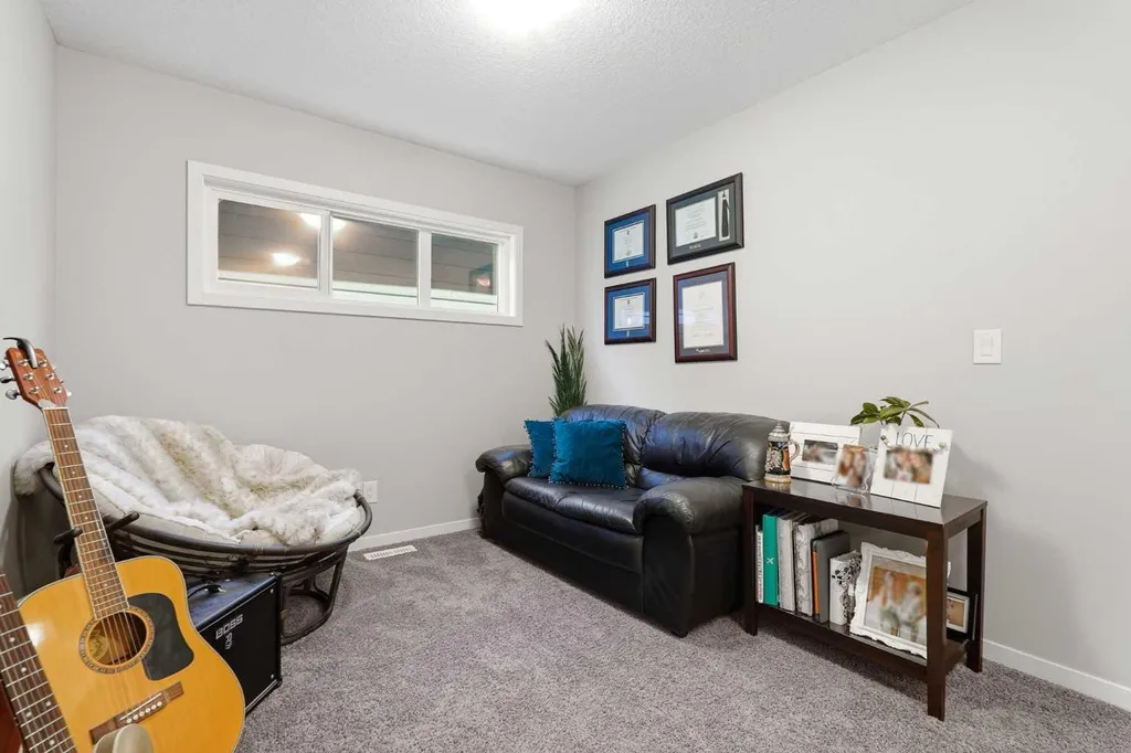 15 Cranbrook Terrace SE Calgary AB T3M 2X6