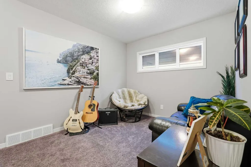 15 Cranbrook Terrace SE Calgary AB T3M 2X6