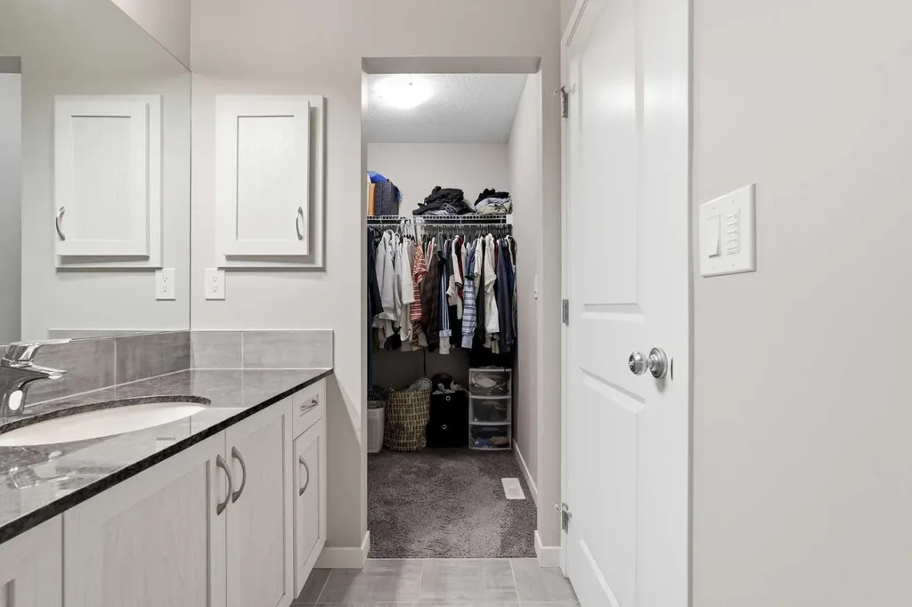 15 Cranbrook Terrace SE Calgary AB T3M 2X6