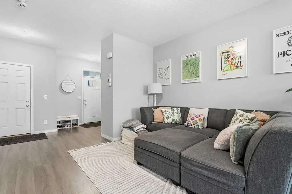 15 Cranbrook Terrace SE Calgary AB T3M 2X6