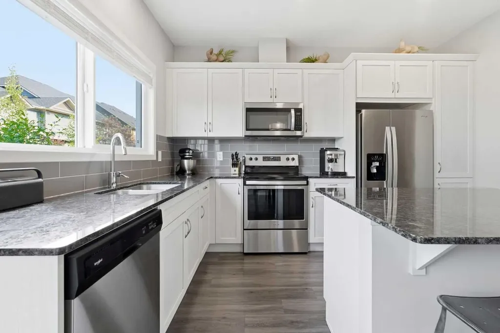 15 Cranbrook Terrace SE Calgary AB T3M 2X6