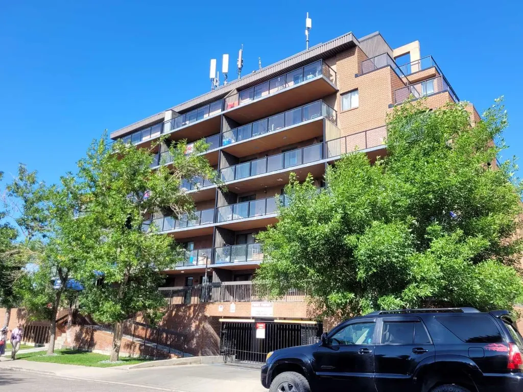 1900 25a Street SW Calgary AB T3E 1Y5