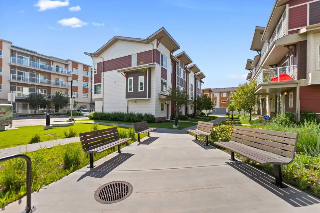 209 Harvest Hills Common NE Calgary AB T3K 2M7