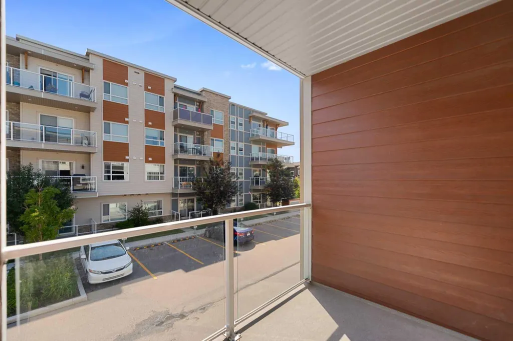 209 Harvest Hills Common NE Calgary AB T3K 2M7