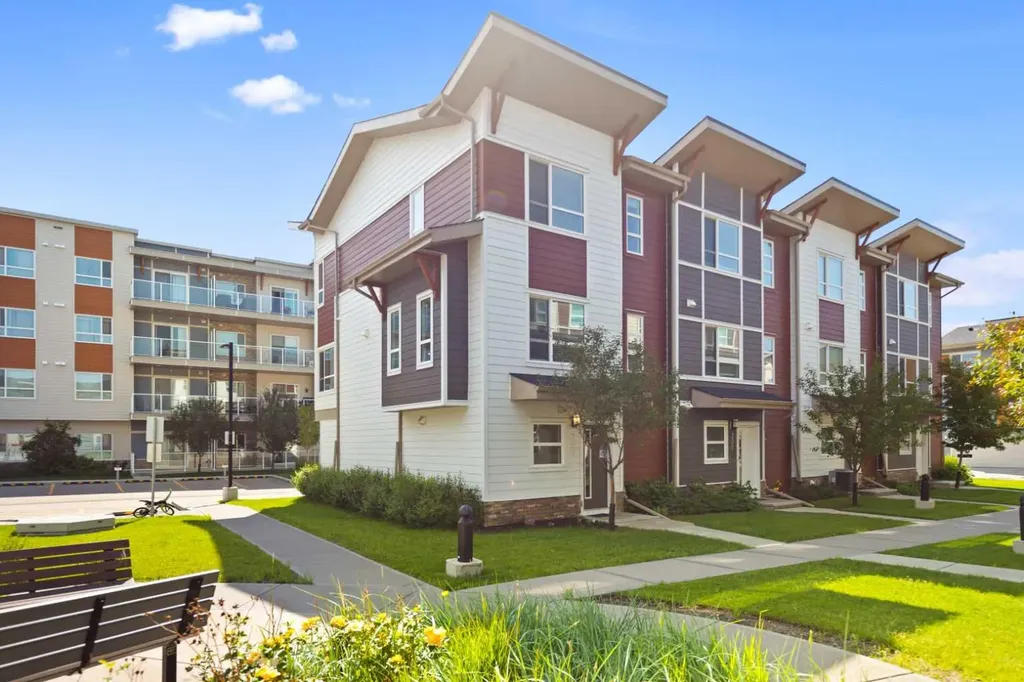 209 Harvest Hills Common NE Calgary AB T3K 2M7