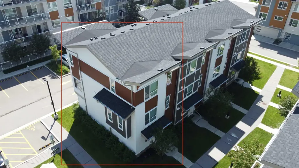 209 Harvest Hills Common NE Calgary AB T3K 2M7