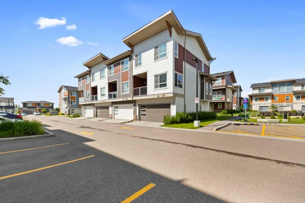 209 Harvest Hills Common NE Calgary AB T3K 2M7