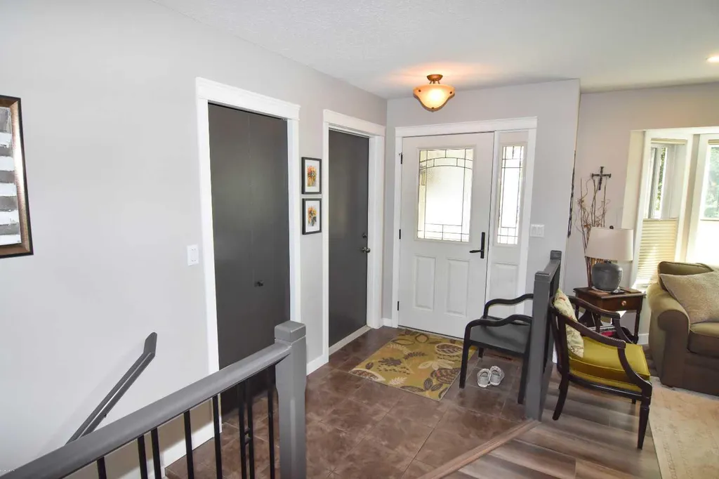 254 Maple Grove Crescent Strathmore AB T1P 1G2