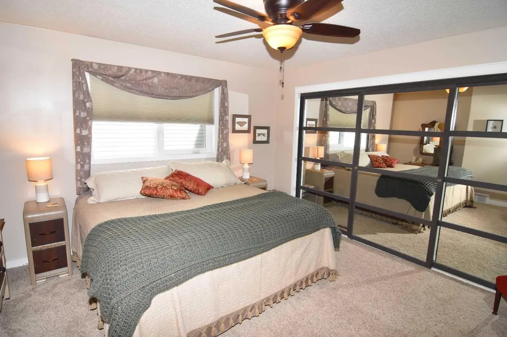 254 Maple Grove Crescent Strathmore AB T1P 1G2