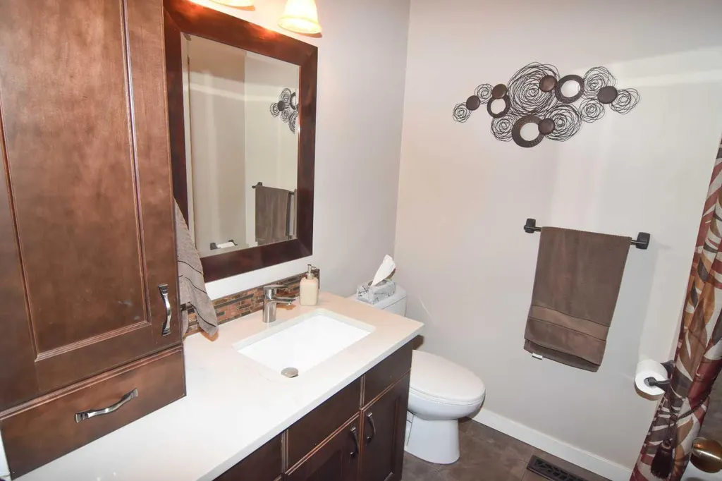 254 Maple Grove Crescent Strathmore AB T1P 1G2