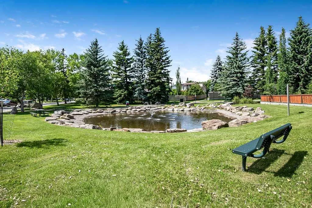 22 Robinson Drive Okotoks AB T1S 1C4