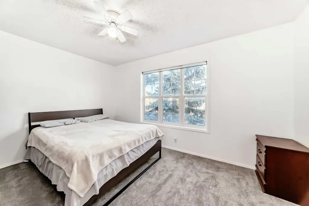 79 Hidden Crescent NW Calgary AB T3A 5L4