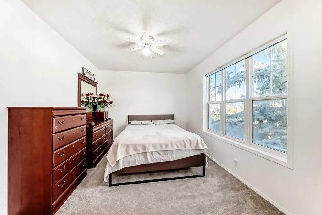 79 Hidden Crescent NW Calgary AB T3A 5L4