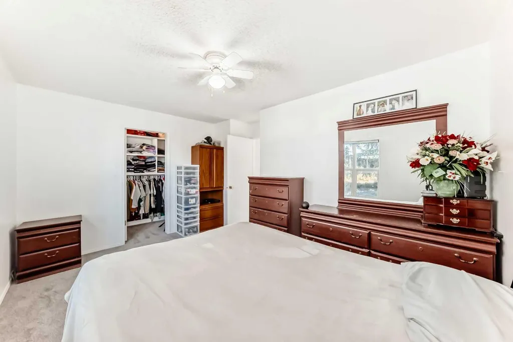 79 Hidden Crescent NW Calgary AB T3A 5L4