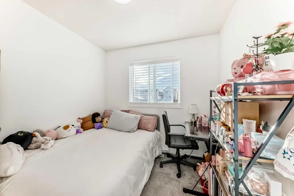 79 Hidden Crescent NW Calgary AB T3A 5L4