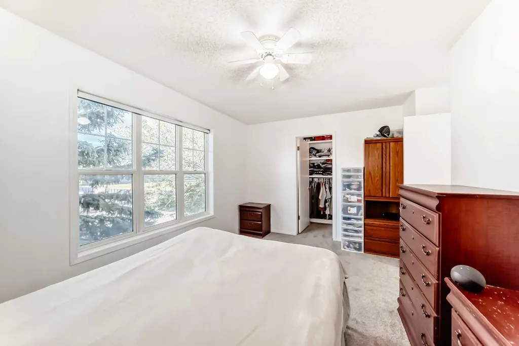 79 Hidden Crescent NW Calgary AB T3A 5L4