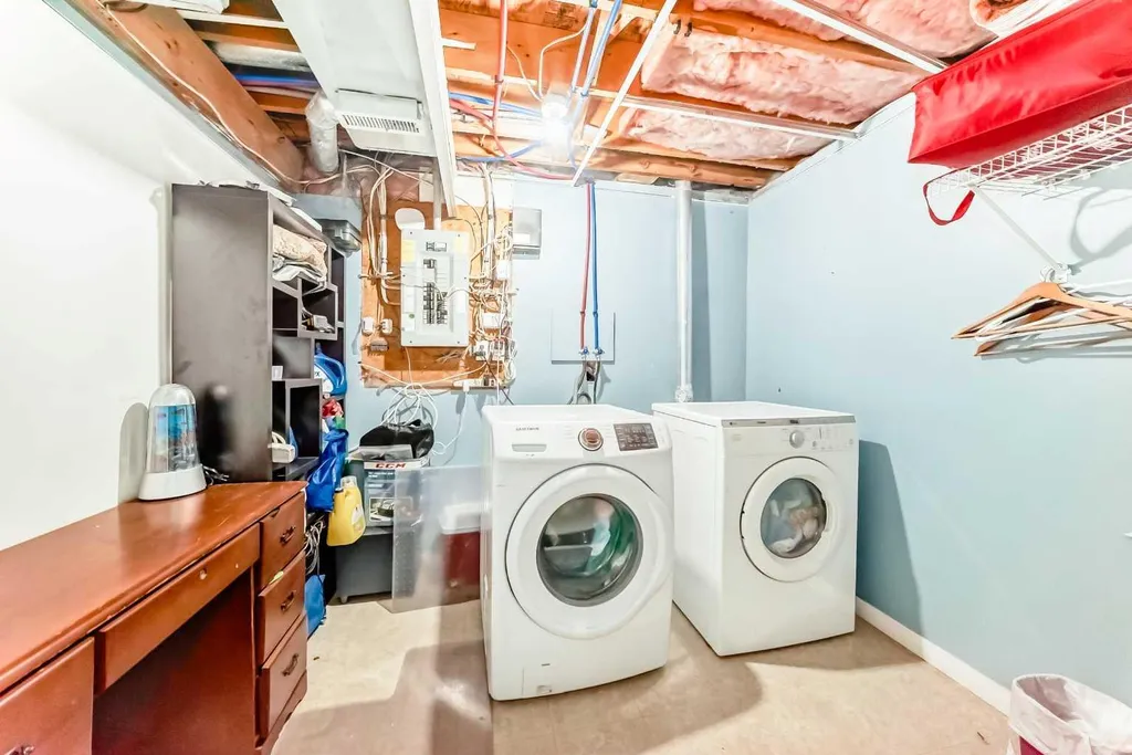 79 Hidden Crescent NW Calgary AB T3A 5L4