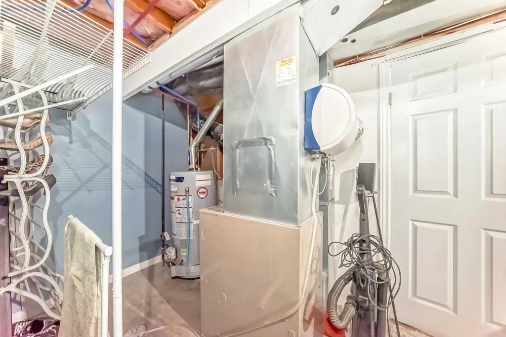 79 Hidden Crescent NW Calgary AB T3A 5L4
