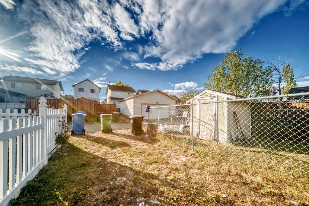 79 Hidden Crescent NW Calgary AB T3A 5L4